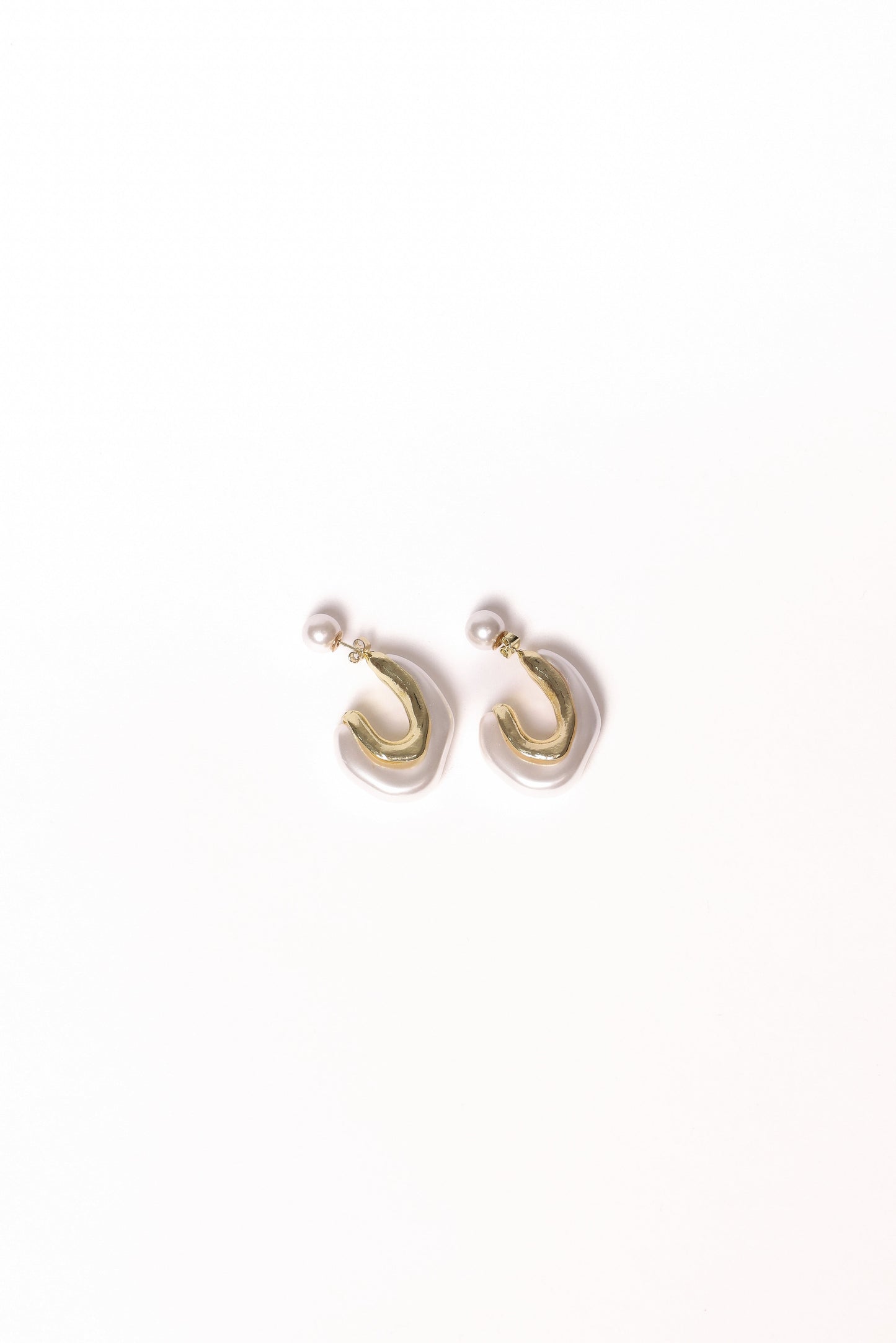 Paola Earrings - Gold/Pearl