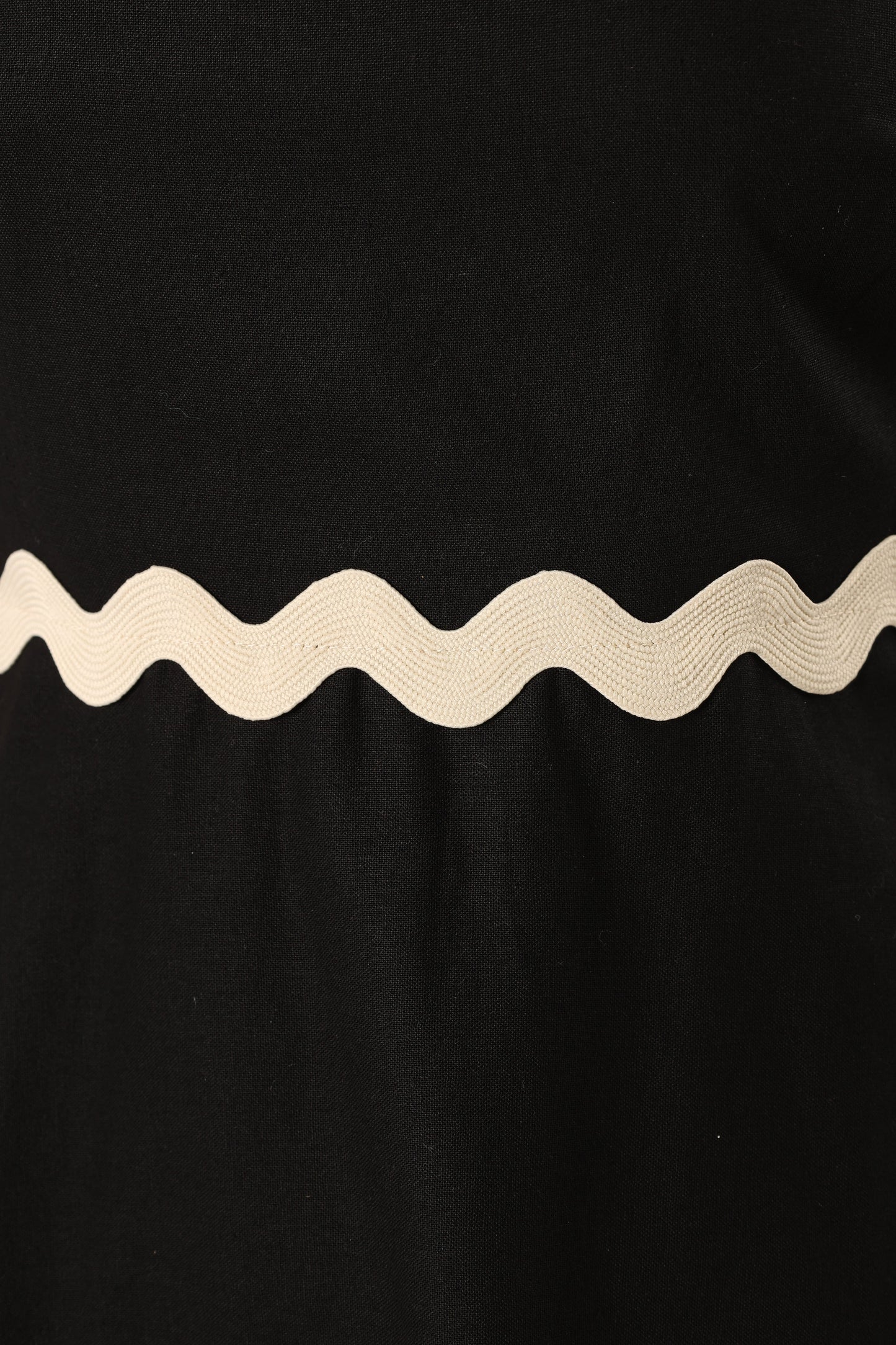 Mollymook Top - Black Cream