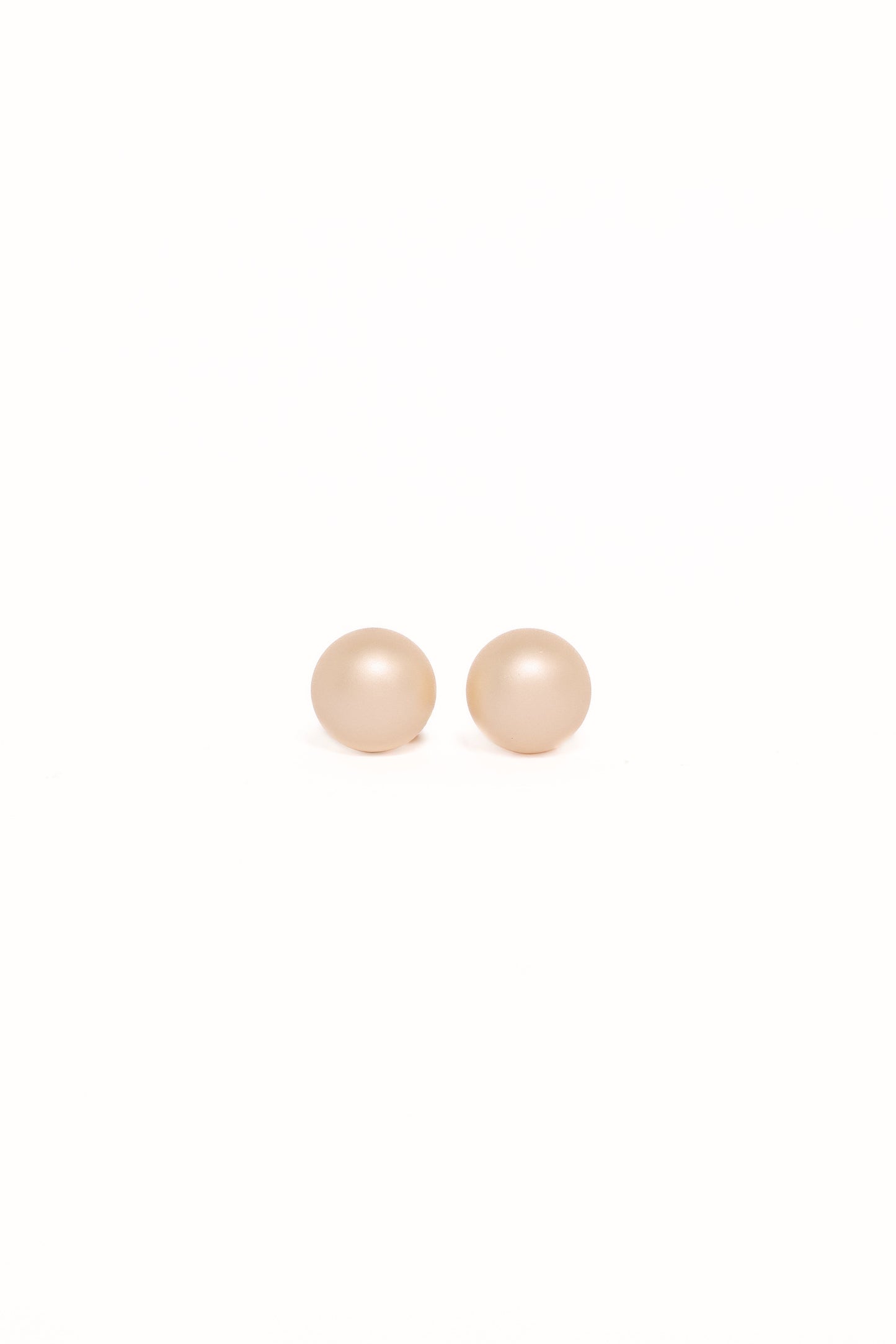 Adalee Stud Earrings - Pearl