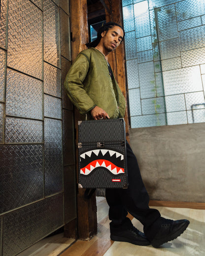 SPRAYGATTI REVV CHATURANGA SHARK 1900 BACKPACK