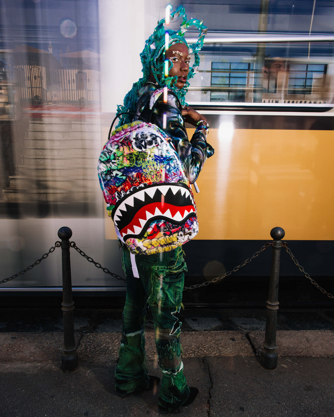 LE MONDE DES GRAFFITIS BACKPACK