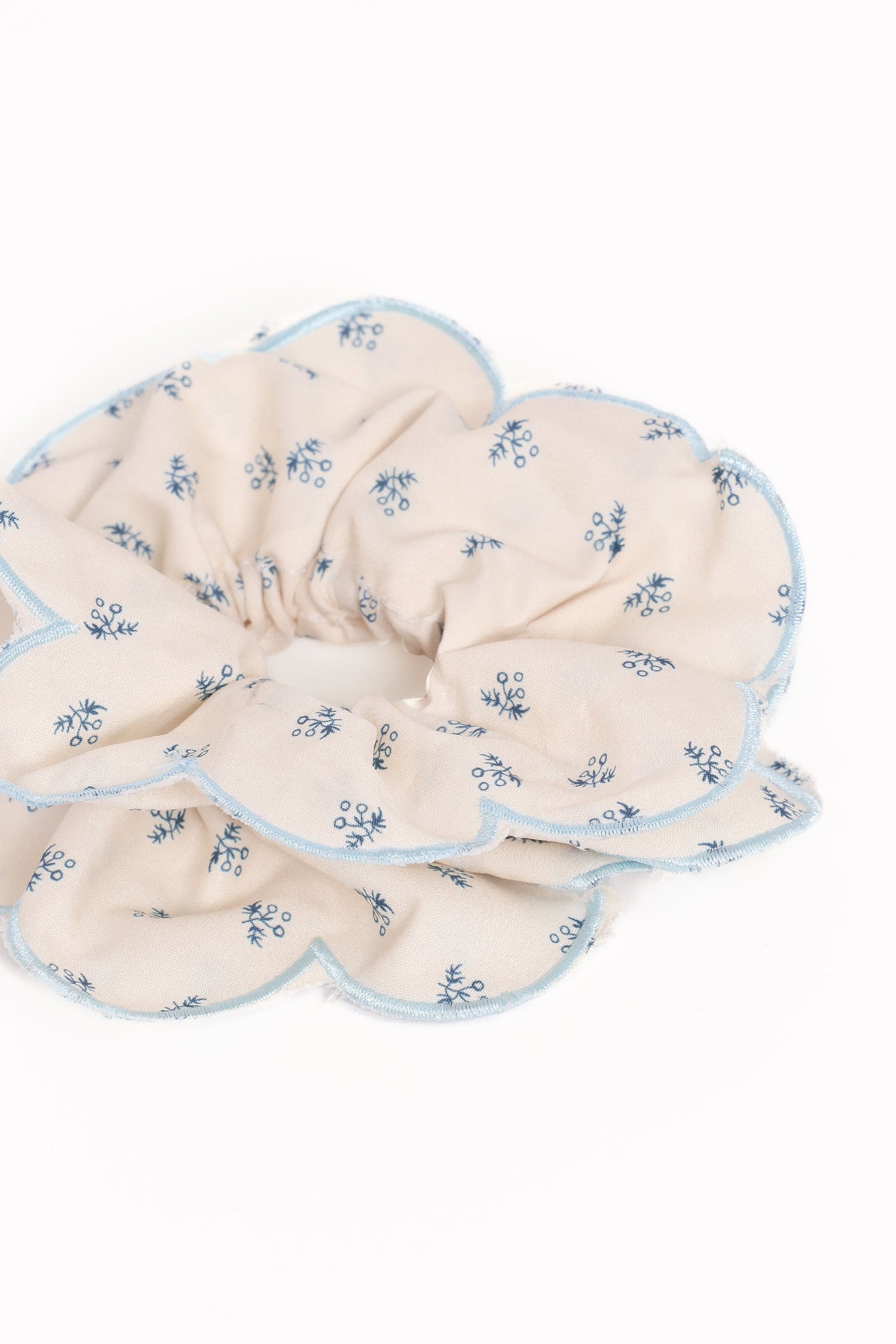 Edith Scrunchie - Blue Floral