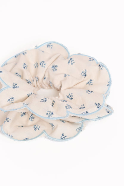 Edith Scrunchie - Blue Floral