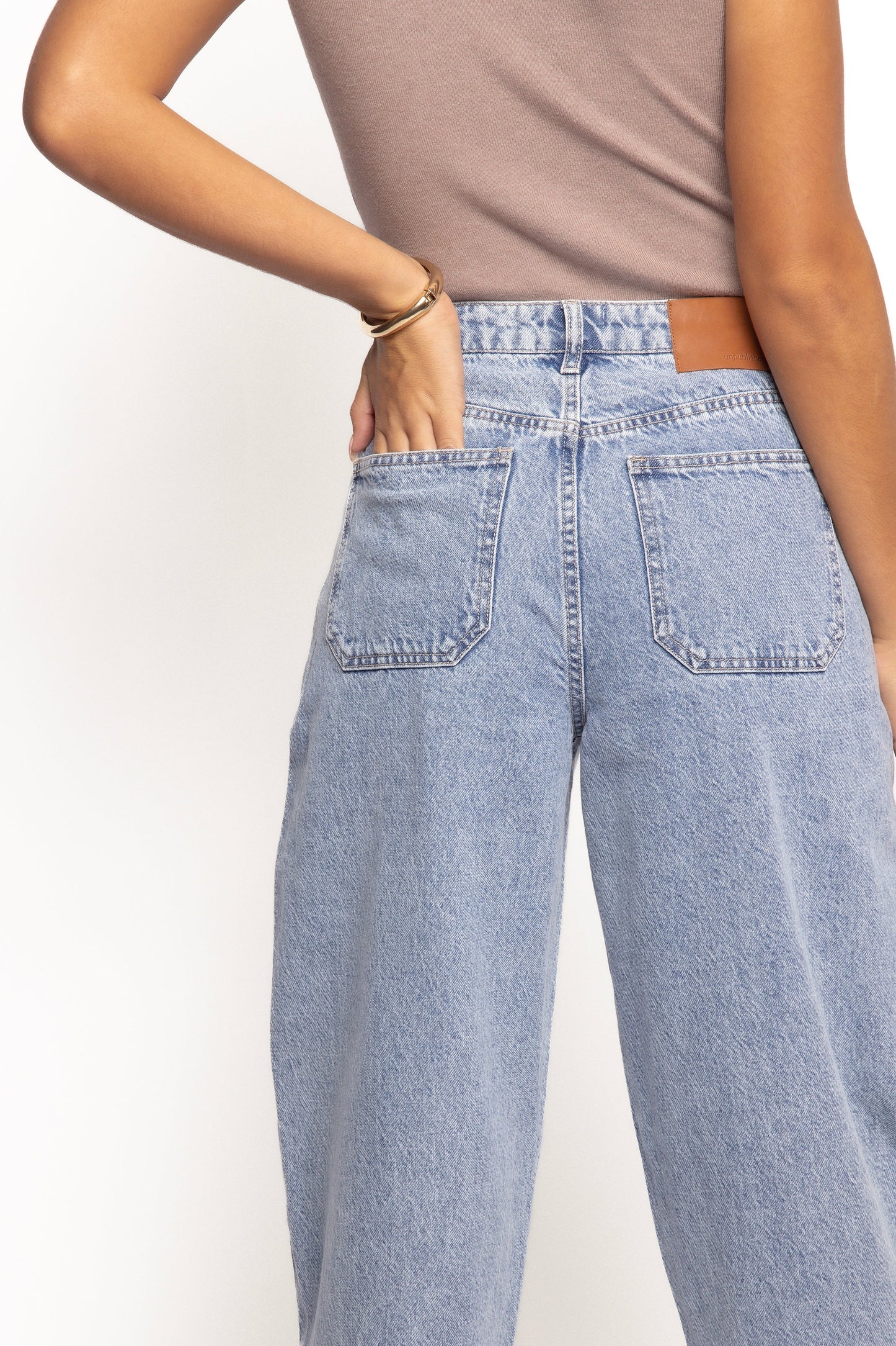 Ellis Barrel Leg Jeans - Roadtrip