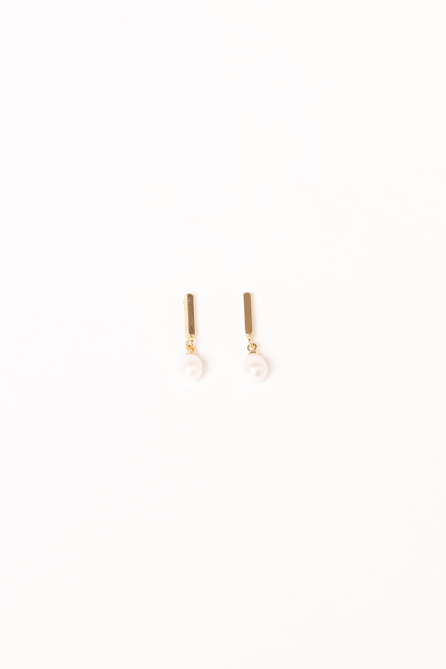 Calista Earrings - Gold/Pearl