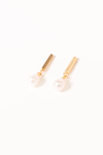 Calista Earrings - Gold/Pearl