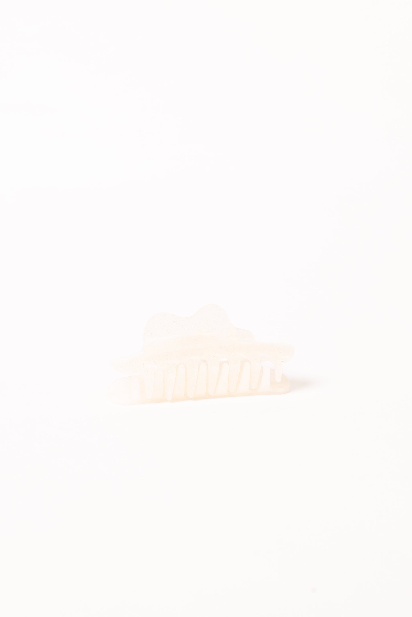 Peta Hair Clip - Pearl