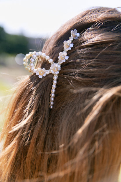 Mila Flower Hairclip - Pearl